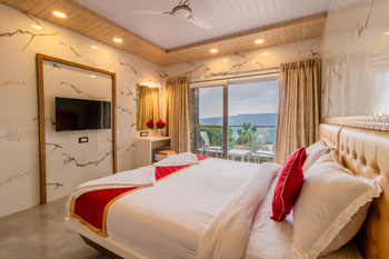 2 Bedroom Family Suite Apartment in Panchgani at Casa Majestic Resort