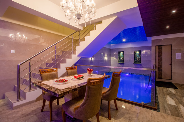  Indoor Private Pool Villa in Panchgani - Casa Majestic Resort
