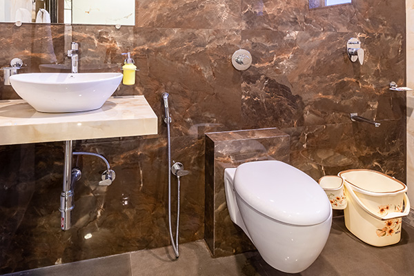 2 Bedroom Apartment Clean Bathroom at Casa Majestic Resort Panchgani Iris Rooms