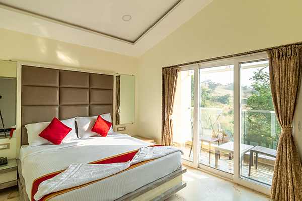 Couple Friendly Resort in Panchgani - Casa Majestic Resort Panchgani - Lotus Executive Rooms