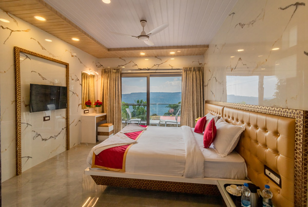 Casa Majestic Resort Panchgani Aster Room