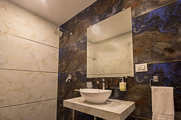 4 Bedrooms Villa with luxury Bathroom at Casa Majestic Resort Panchgani