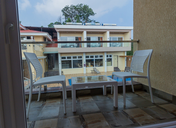 Casa Majestic Resort Tithonia Villa Panchgani with Pool Side View